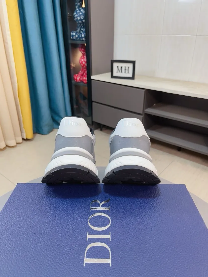 Men's men's shoes 💰438🌹🌹【Dior】Best-selling official website world premiere🔝High-end men's shoes brand official website latest series: The upper is made of imported cowhide with specially designed fabrics➕Mesh breathable lining. Make walking more convenient and comfortable! Compared with the official quality, Midea’s 1:1 replica. Create a fashionable personality to set off your uniqueness! A must-have for trendy men! Classic style. Men's sizes: 38-44.